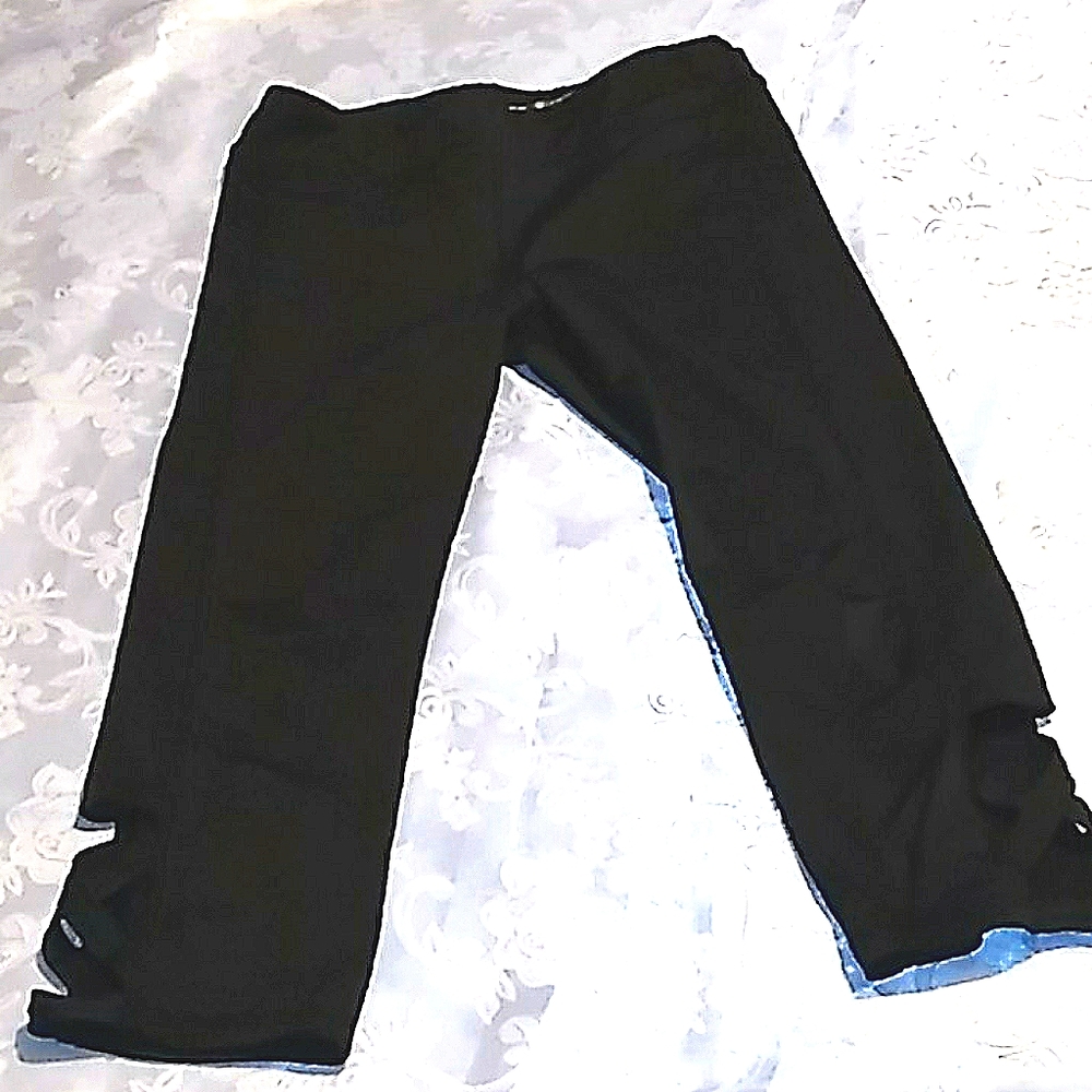 Ideology cutout capri leggings, black